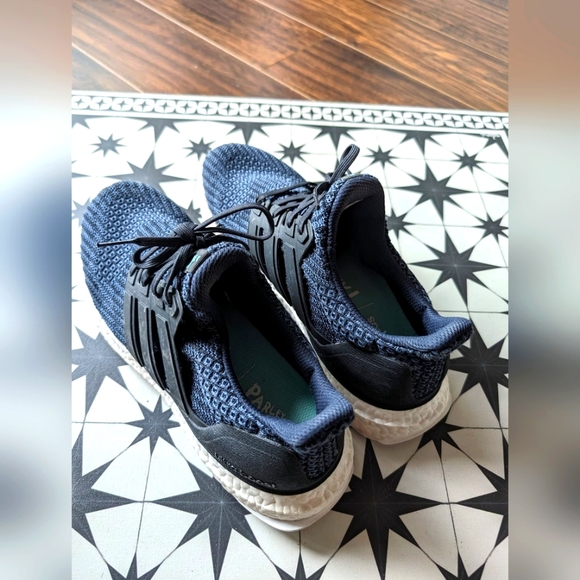Adidas Ultraboost Parley size 9.5 - Picture 3 of 3